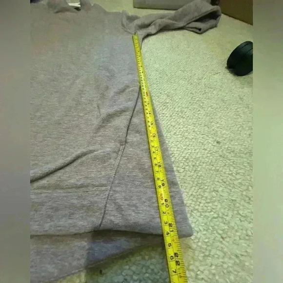 Duluth Trading Company Fleece Pullover. Heather purple. Front pouch, thumb holes - Picture 10 of 10